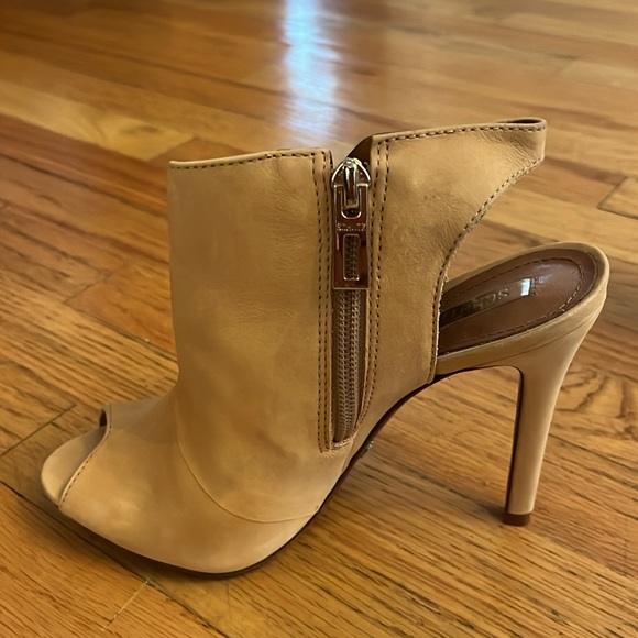 Schulz Booties - Picture 4 of 10